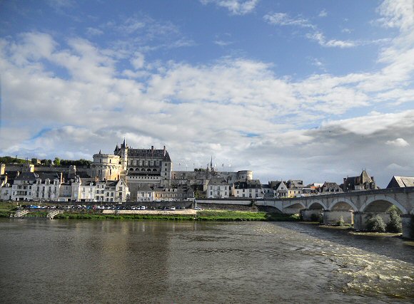 La Loire et le château d'Amboise.