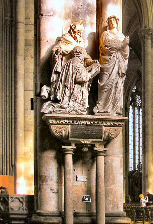 Amiens : un tombeau de la cathédrale.
