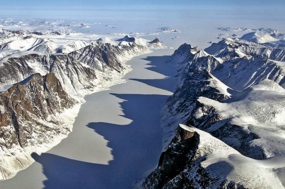 Terre de Baffin : fjord gel sur le dtroit de Davis.