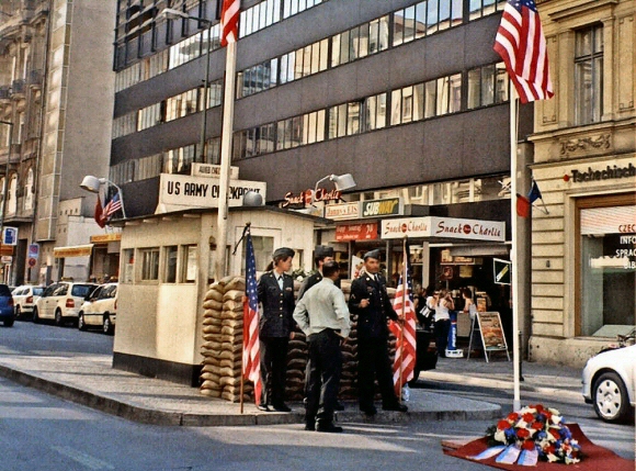 Berlin : l'ancien checkpoint Charlie.