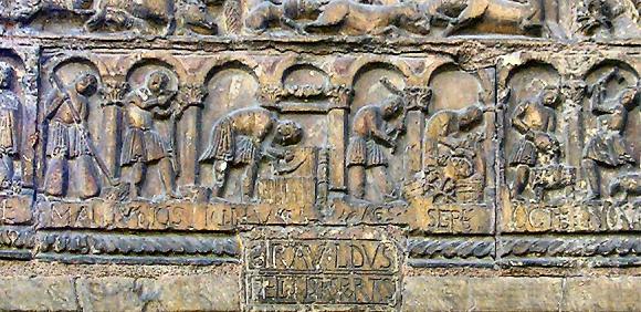 Détail du portail Saint-Ursin, à Bourges (les travaux des mois).
