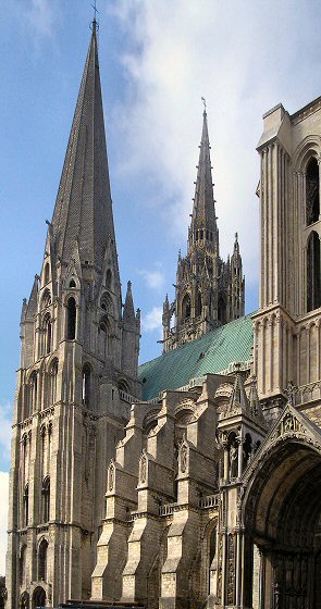 Cathdrale de Chartres : les clochers.