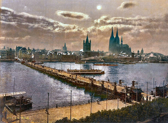 Cologne au clair de Lune.