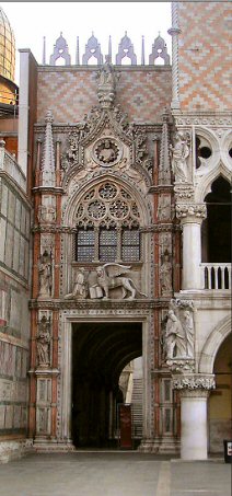 Porte de la Charte (palais des Doges, à Venise).