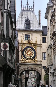 Rouen : la tour du Gros-Horloge.