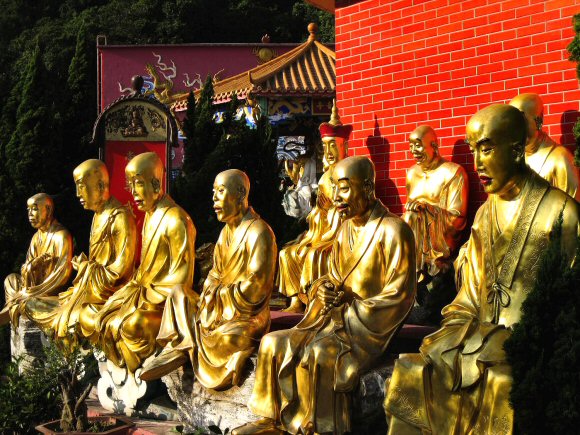 Hong Kong : le temple des 10 000 bouddhas.
