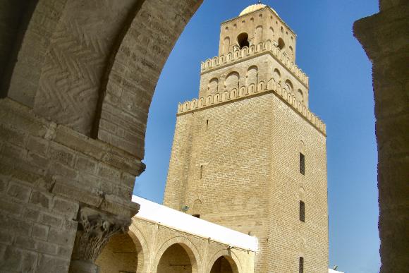 Kairouan : le minaret de la grande mosquée.