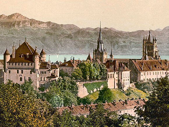 Lausanne : le château Sainte-Mari et la cathédrale.