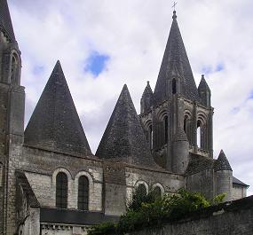 Loches : l'église Saint-Ours.