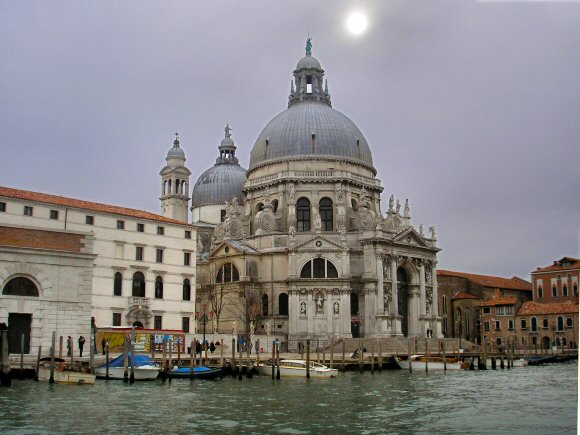 Longhena : l'glise Santa Maria della Salute,  Venise.