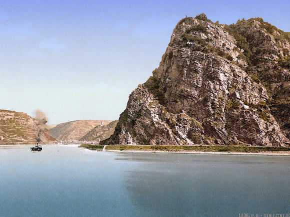 Le Rhin au pied du rocher de la Lorelei.