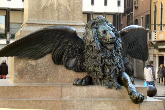 Luigi Borro : lion de Saint-Marc (monument à Daniele Manin).