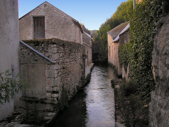 Canal, à Meung-sur-Loire.