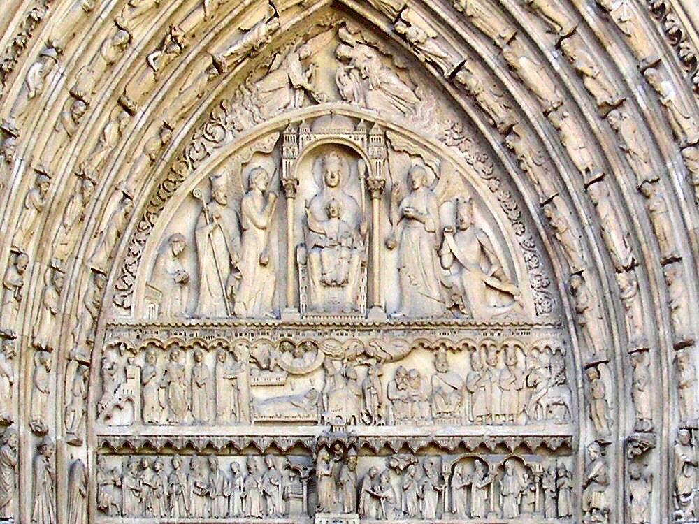 Notre-Dame de Paris : portail de Sainte-Anne.