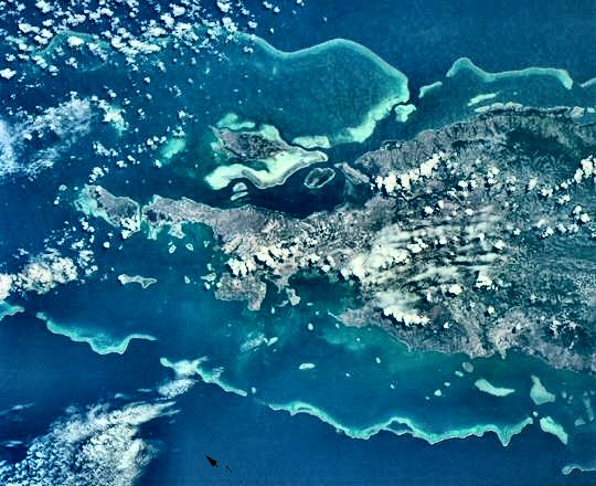 Nouvelle-Calédonie : le nord de l'île et sa barrière de corail l'espace.