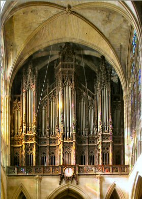 Basilique Saint-Denis : buffet d'orgues