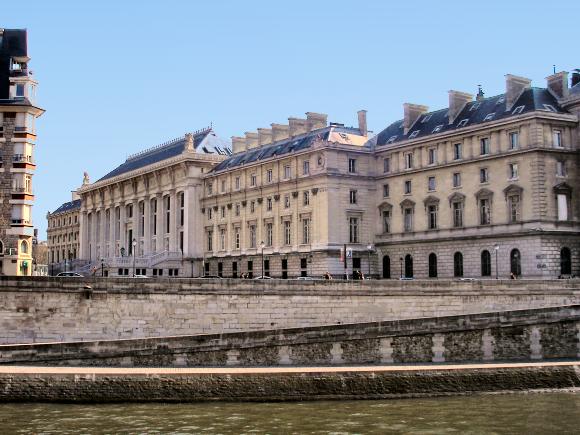 Palais de Justice de Paris (rue de Harley).