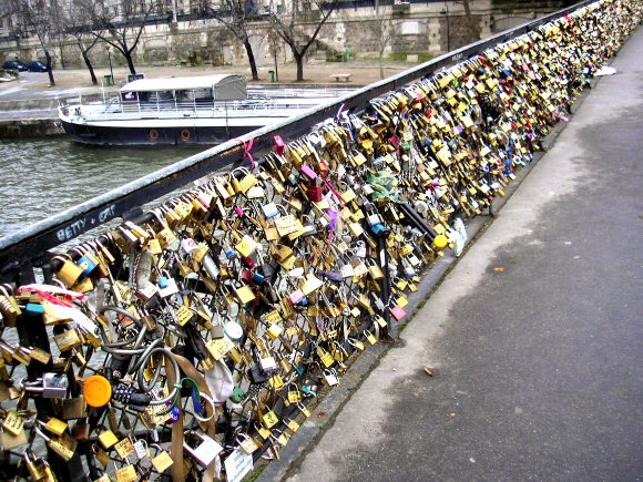 Les cadenas du pont de l'Archevch,  Paris.