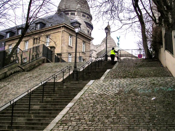 Paris : escaliers de la rue du Chevalier de la Barre.