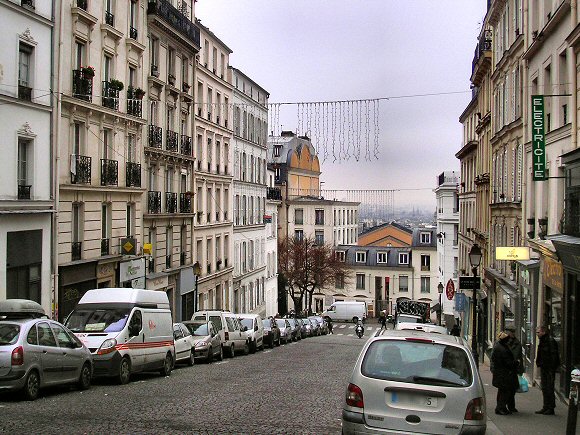 Paris : le rue Ravignan.