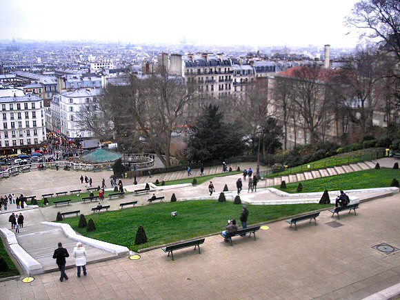 Paris : le square Louise-Michel.