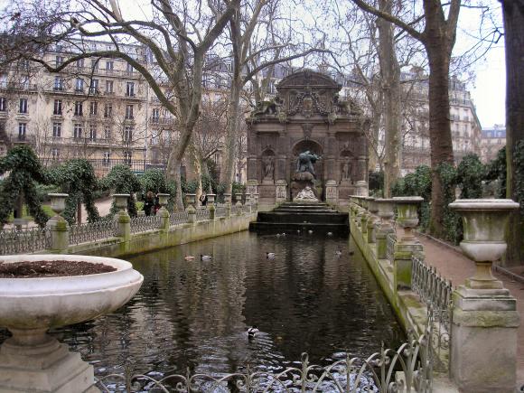 La fontaine Mdicis,  Paris.