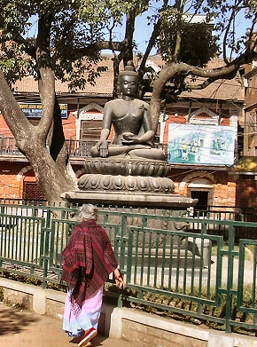 Patan : statue de Bouddha.