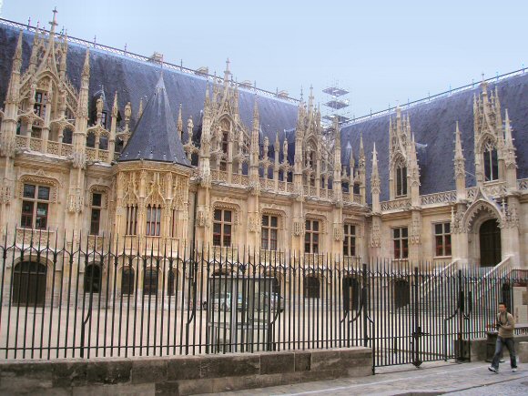 Rouen : le palais de justice.