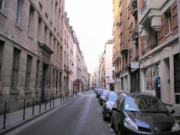 La rue des Tournelles,  Paris (3e et 4e arrondissements).