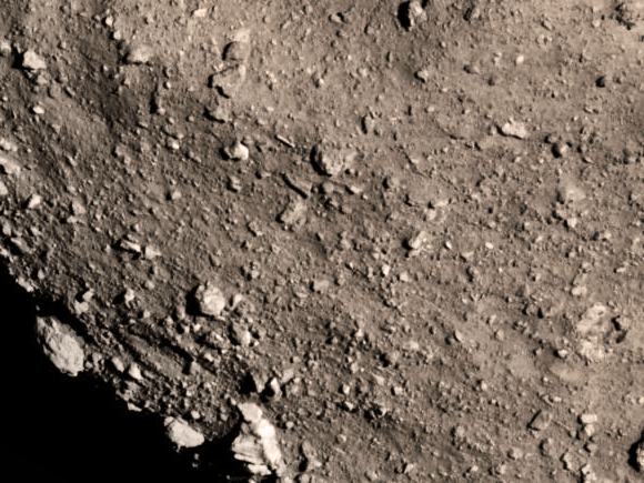 Surface de l'asteroide Ryugu.