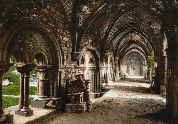 Belgique : le cloître de l'abbaye de Saint-Bavon (Gand).