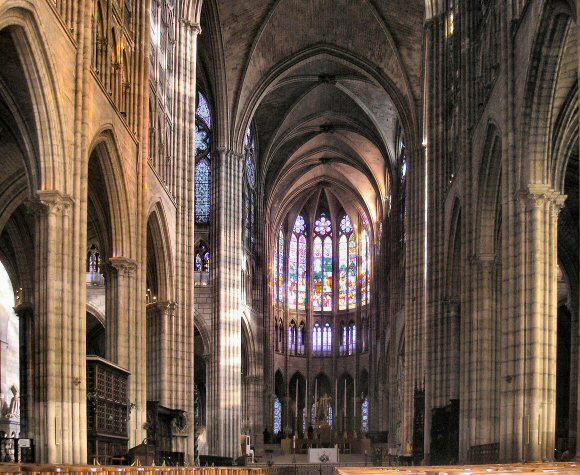 Basilique saint-Denis : la nef.