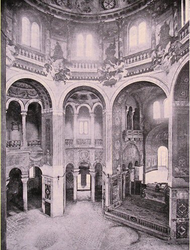 Intérieur de l'église Saint-Vital à Ravenne.