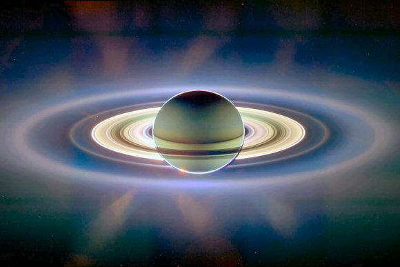 Saturne (éclipse de Soleil).