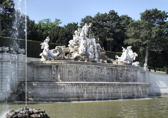 Château de Schoenbrunn : la fontaine de Neptune.