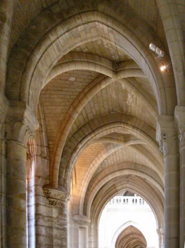 Senslis : croisées d'ogives dans la cathédrale.