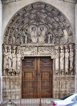 Senlis : portail de la cathédrale.