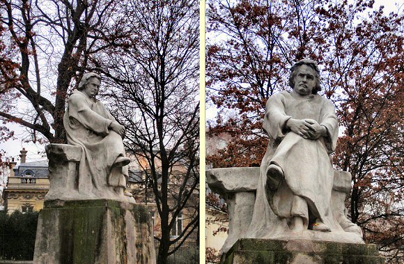 Statue de Balzac,  Paris.