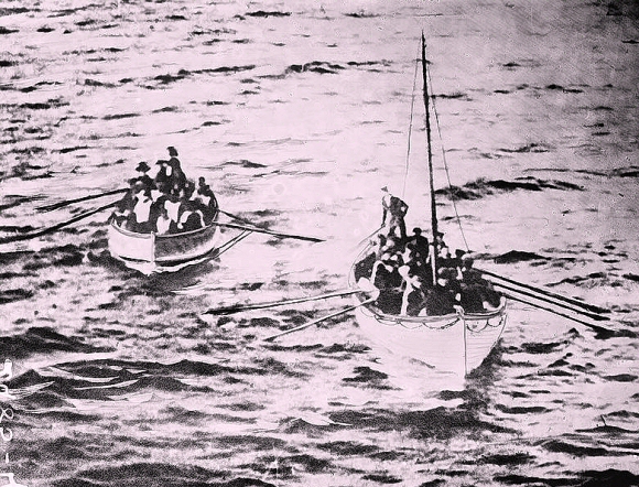 Naufrage du Titanic : canots de survivants.