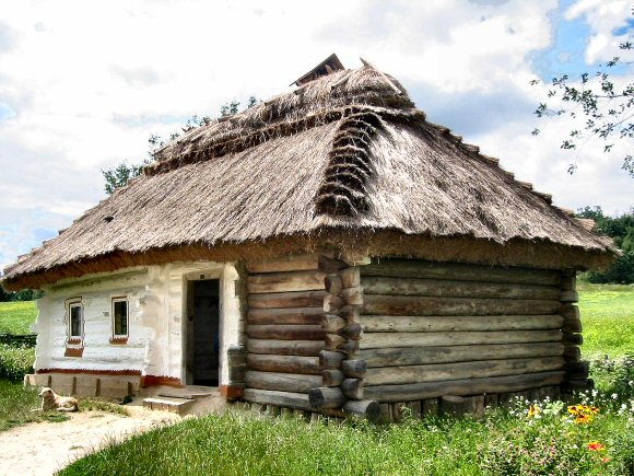 Ukraine : maison traditionnelle.