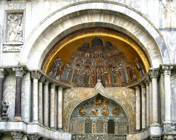 Venise : portail San Alipio de la basilique Saint-Marc.