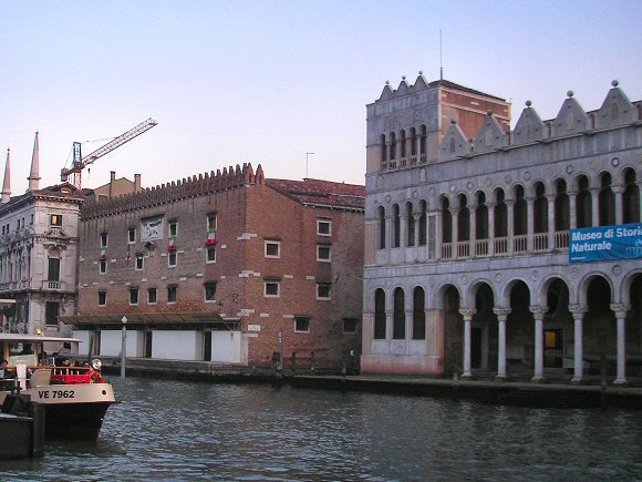 Venise : greniers publics et fondaco dei Turchi.