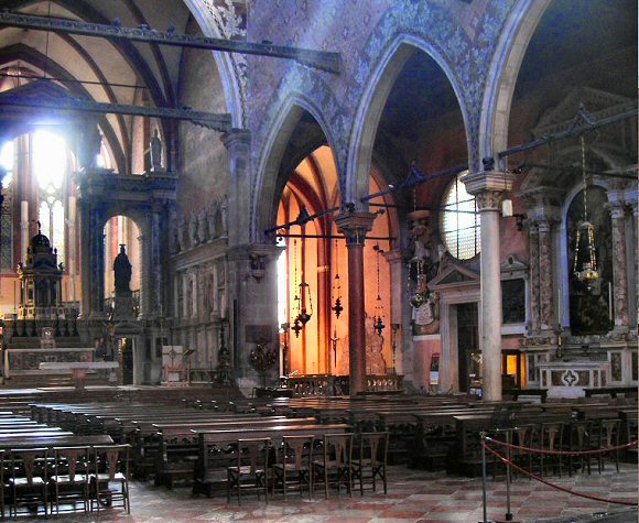 Venise : église San Stefano (intérieur).