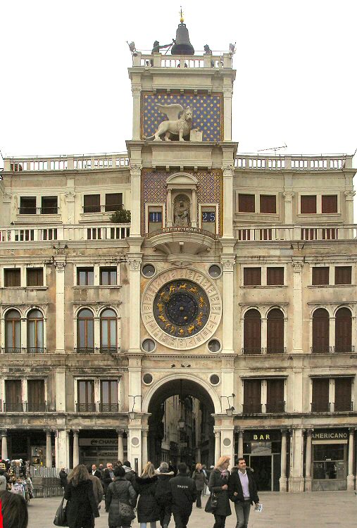 Venise : la tour de l'Horloge.