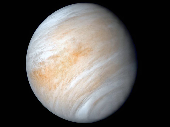 Vénus enveloppée de nuages.
