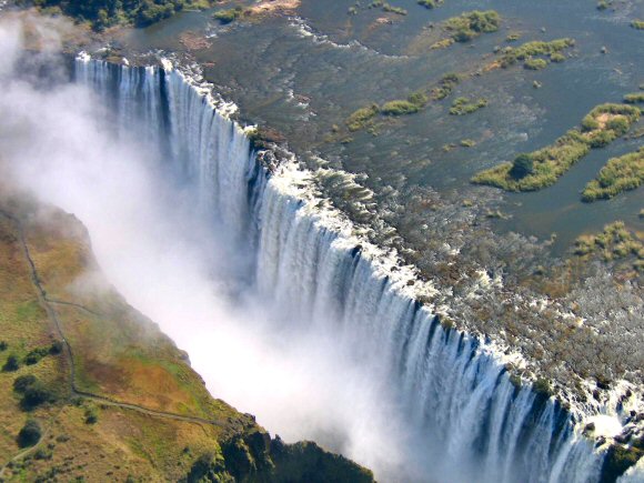 Zambie : les chutes Victoria (Zambèze).