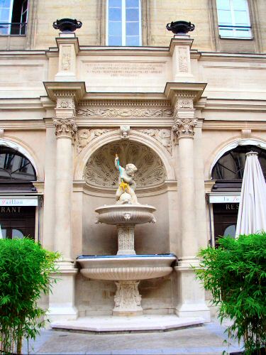 La fontaine Gaillon,  Paris.