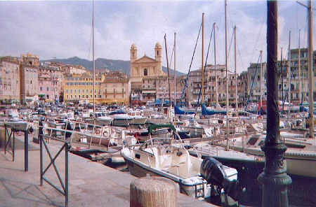 Photo du port de Bastia et de l'église Saint-Jean-Baptiste.