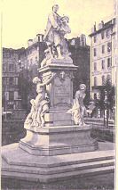 Marseille : statue de Pierre Puget.